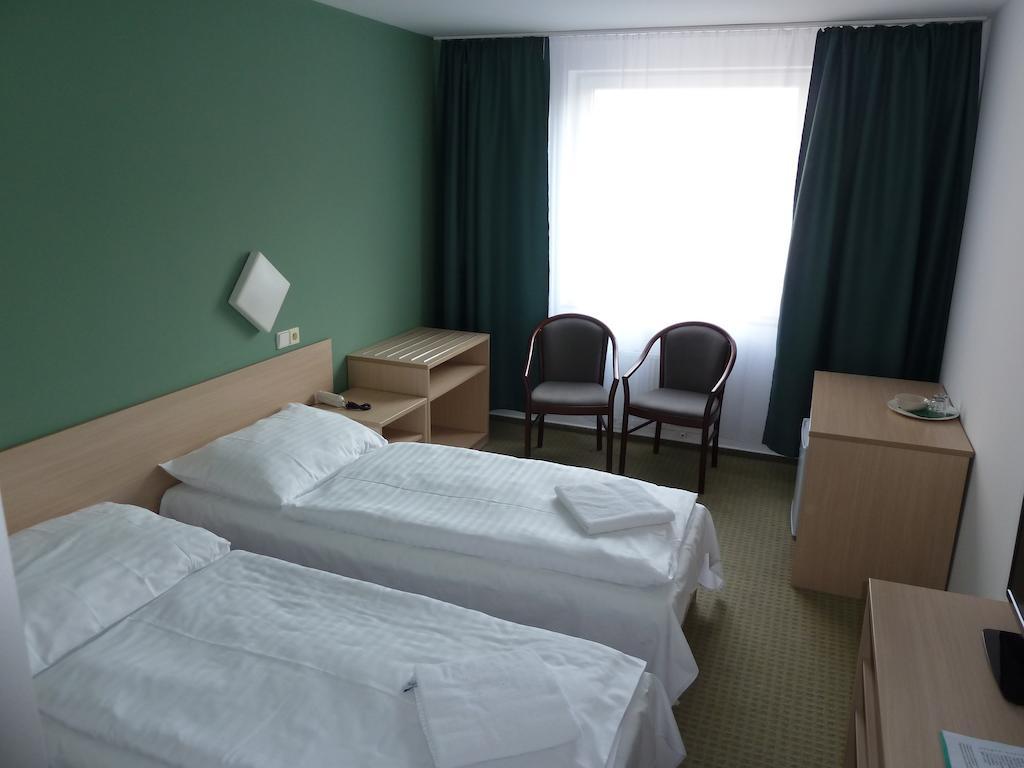 Hotel Mars Praha Bagian luar foto