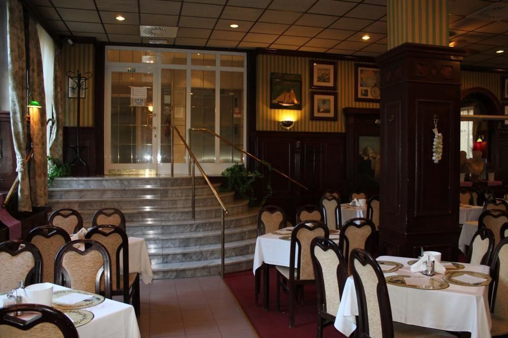Hotel Mars Praha Bagian luar foto